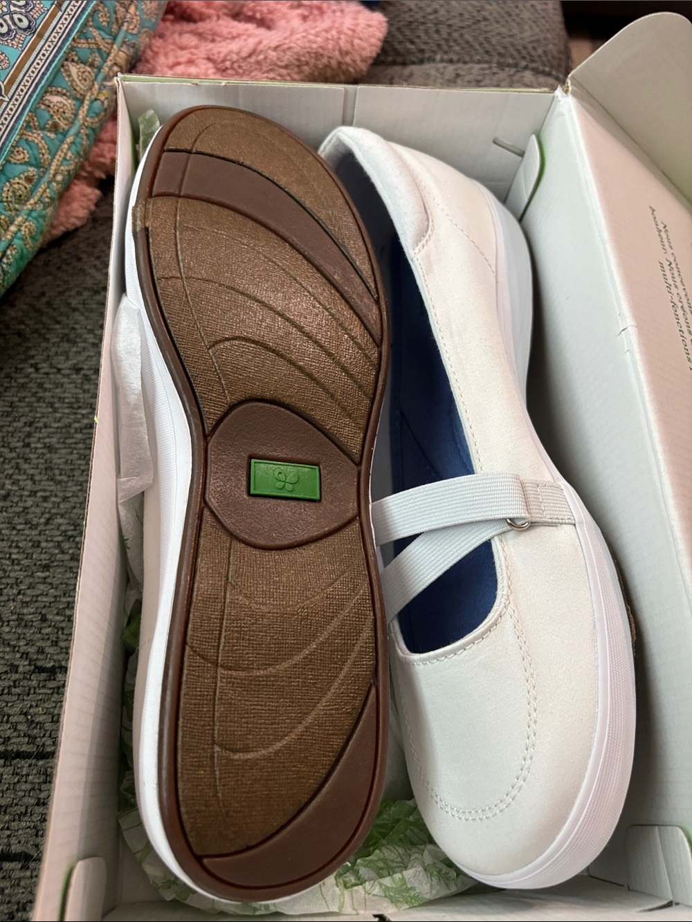 Grasshoppers White Canvas Mary Jane Flats with Elastic Strap - Picture 3 of 5